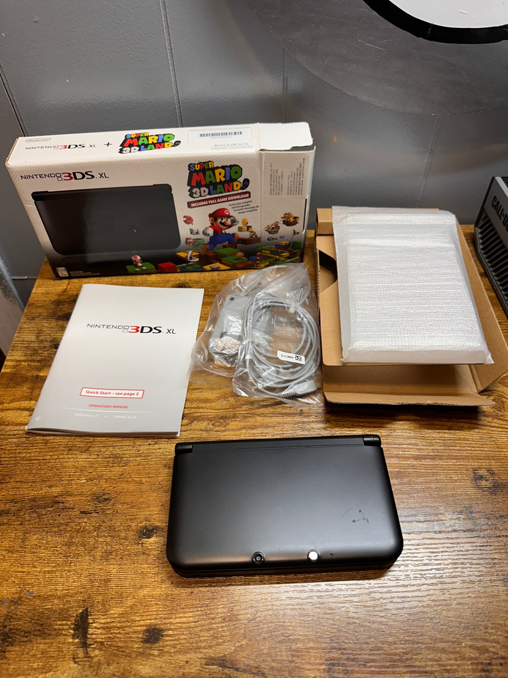 Nintendo 3DS XL Black CIB - front
